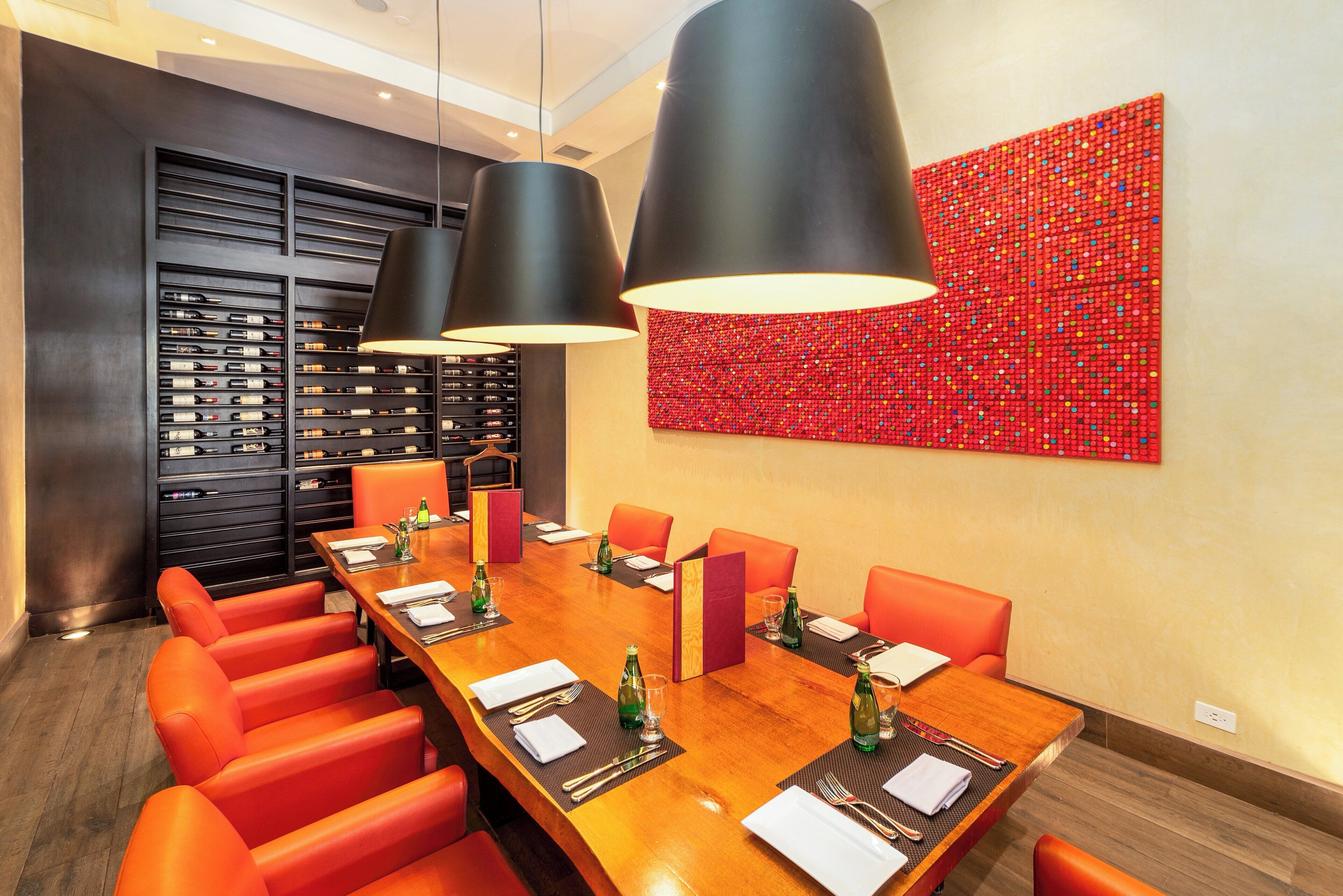 3 restaurants, breakfast, lunch, dinner served; international cuisine