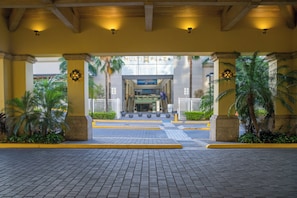 Exterior - InterContinental Tegucigalpa at Multiplaza Mall by IHG (Tegucigalpa)