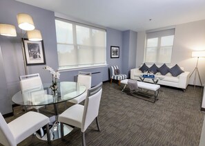 Living area - Kellogg Conference Hotel at Gallaudet University (Washington)