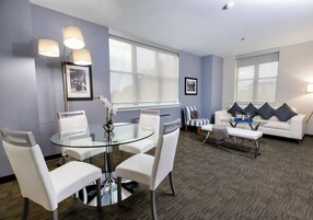 Executive Suite (Level)