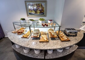 Se sirven desayunos, almuerzos y cenas