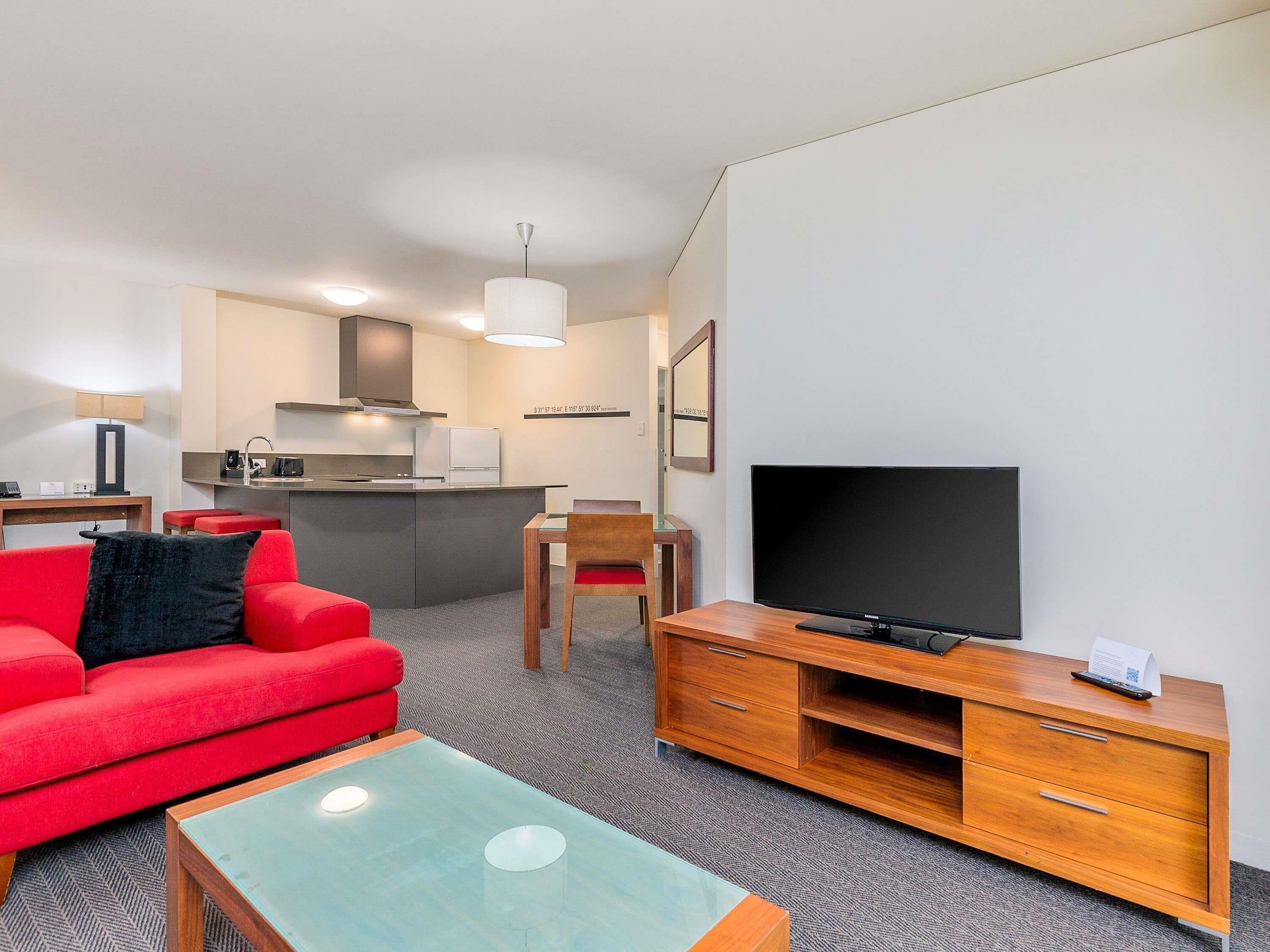 One Bedroom Apartment with King bed, balcony, non-smoking