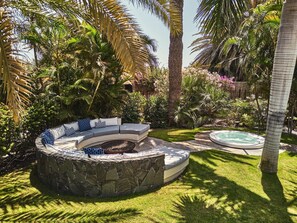 Minibar, coffres-forts dans les chambres, bureau, Wi-Fi gratuit