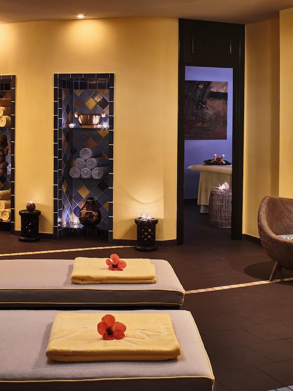 Sauna, Turkish bath, body treatments, body wraps, body scrubs, facials