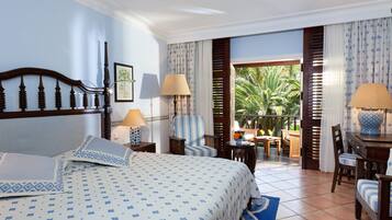 Minibar, odada kasa, masa, ücretsiz kablosuz İnternet