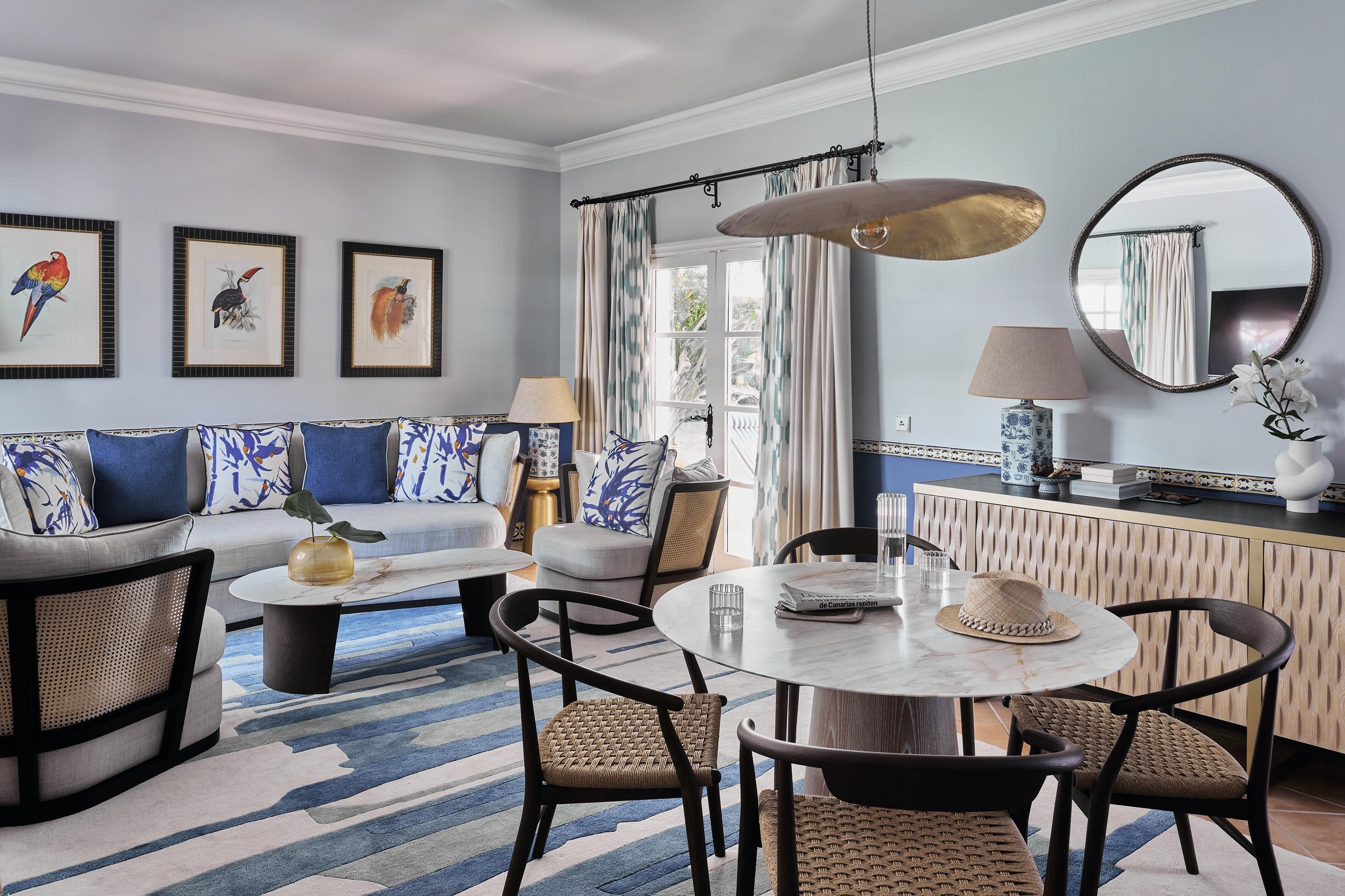 Minibar, in-room safe, desk, free WiFi