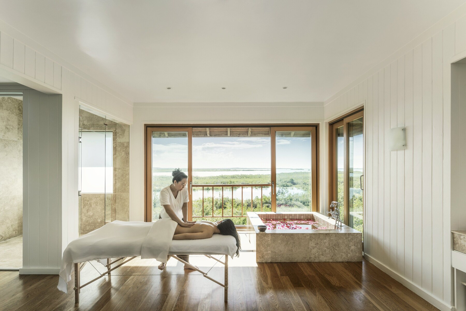 Couples treatment rooms, sauna, hot tub, steam room, body treatments