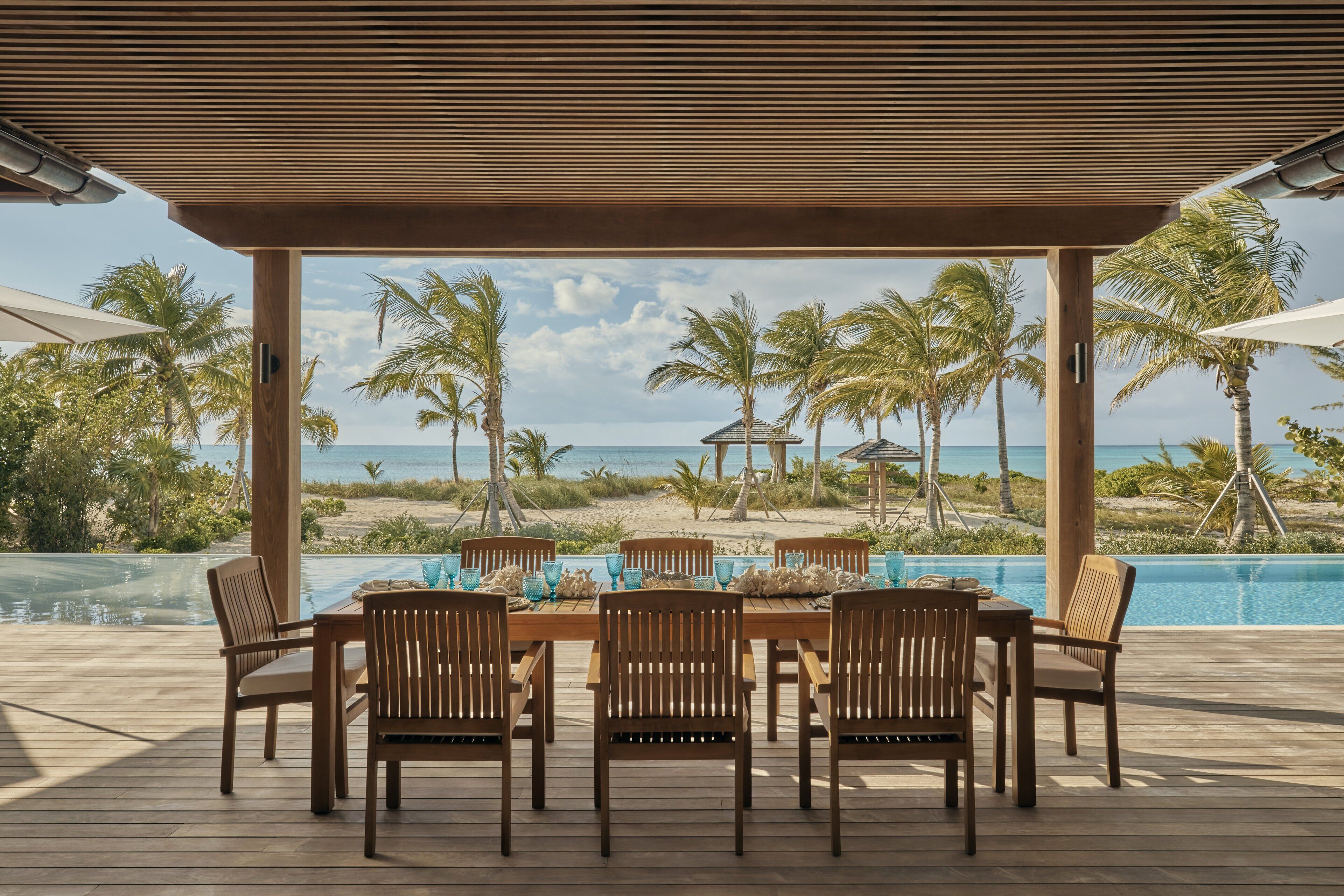 2 restaurants, breakfast, lunch, dinner served; pan-asian cuisine