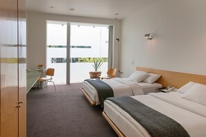 Premium bedding, minibar, in-room safe, individually decorated - Habita, Mexico City, a Member of Design Hotels (Mexico City)