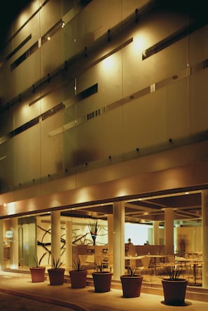Façade de l’hébergement - soirée/nuit