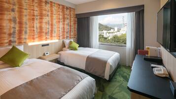 Premium bedding, minibar, in-room safe, desk