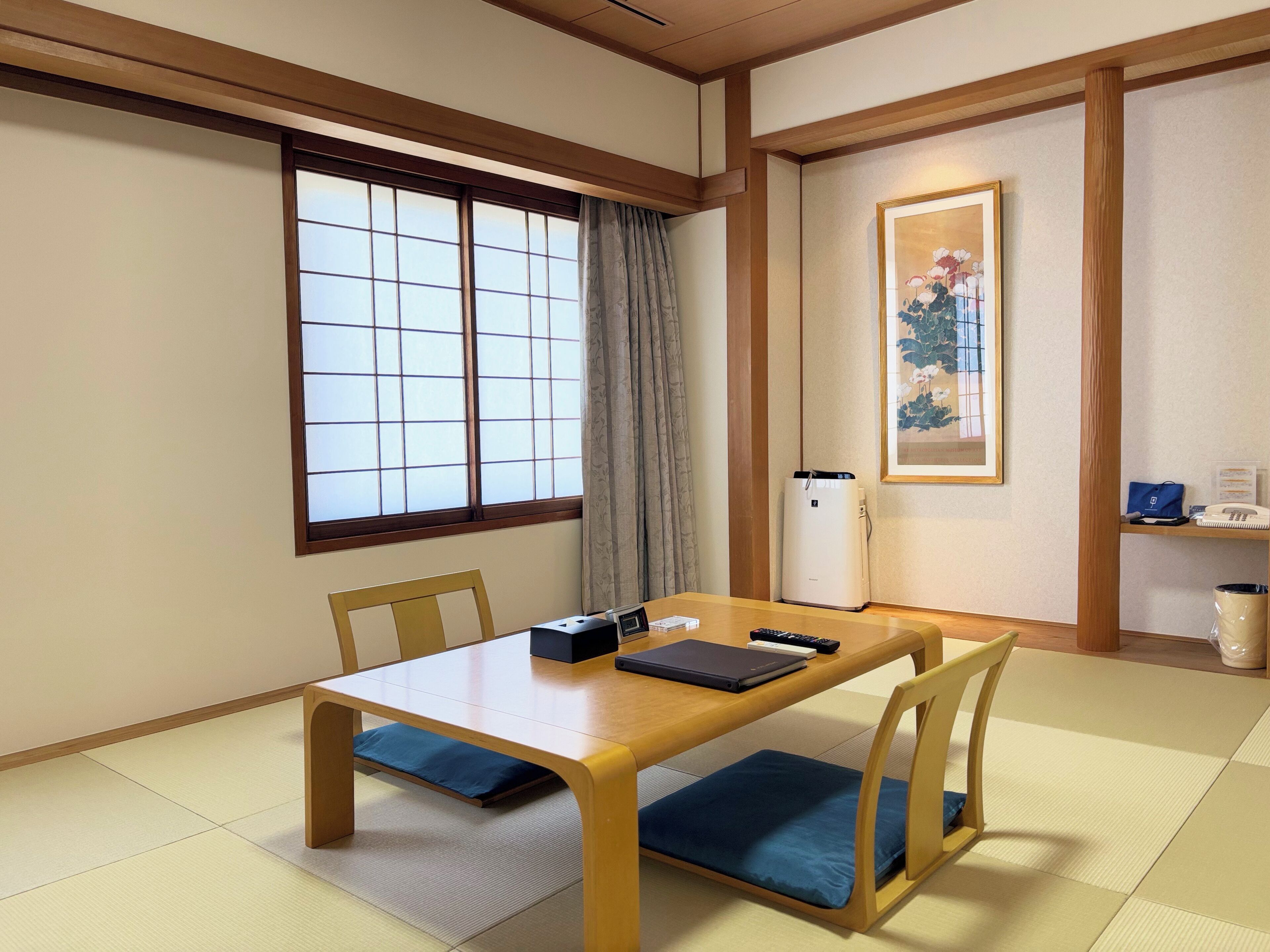 Ropa de cama de alta calidad y minibar 