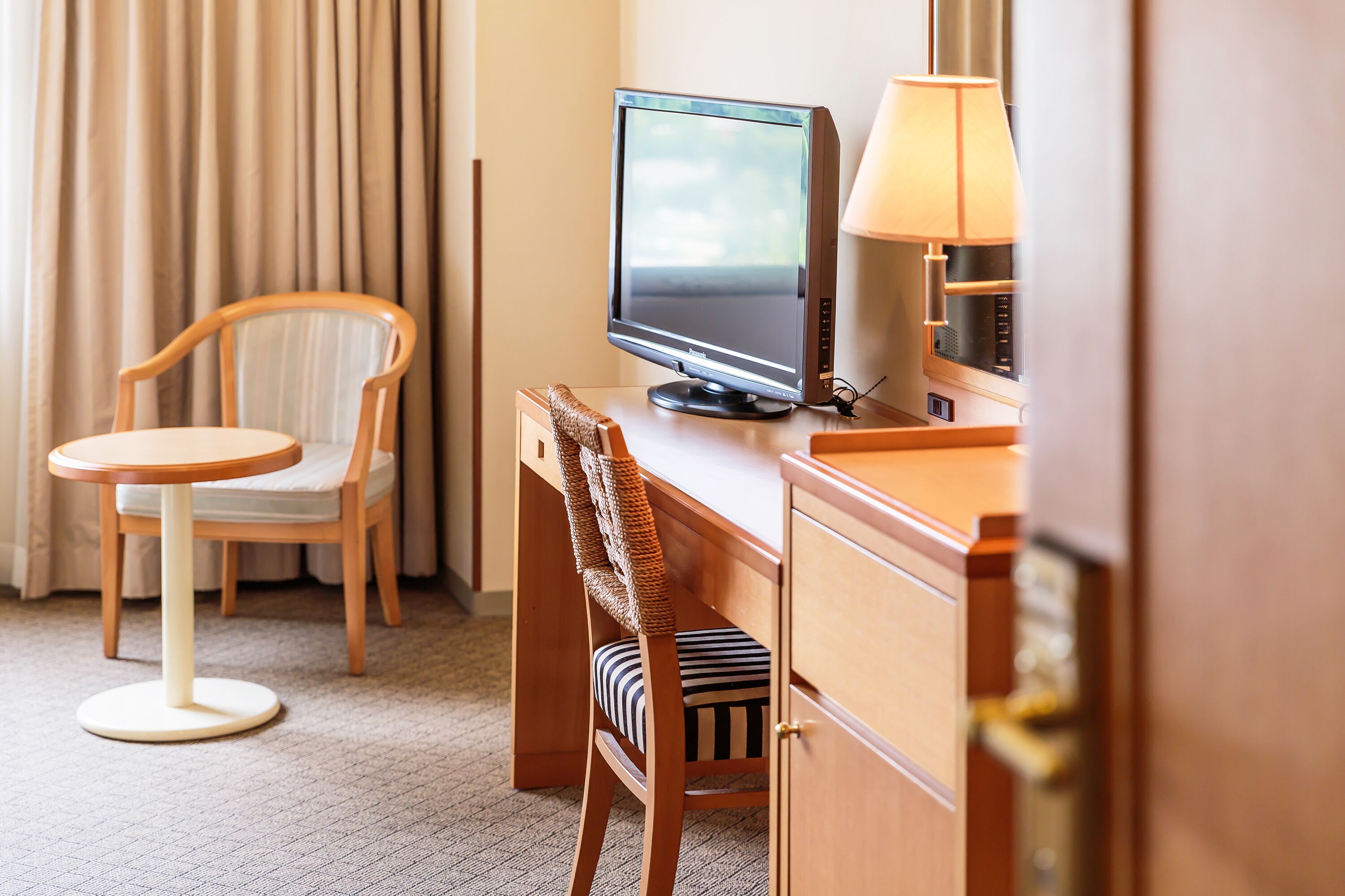 premium bedding, minibar, in-room safe, desk