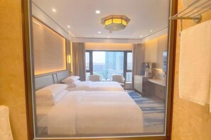 Minibar, in-room safe, desk, iron/ironing board