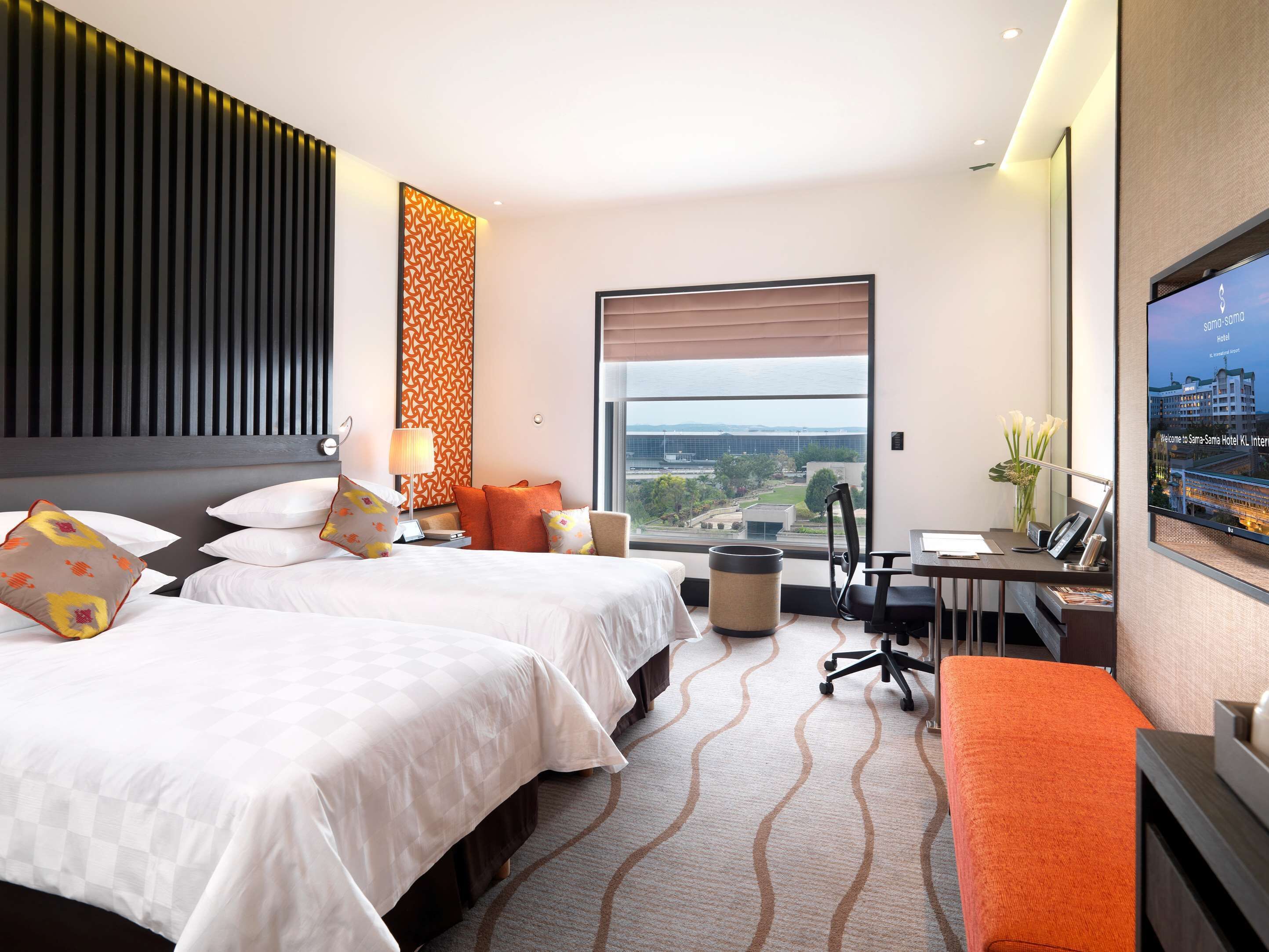 Premium bedding, minibar, in-room safe, desk