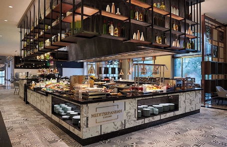 2 restaurants, breakfast served. Sama-Sama Hotel KL International Airport