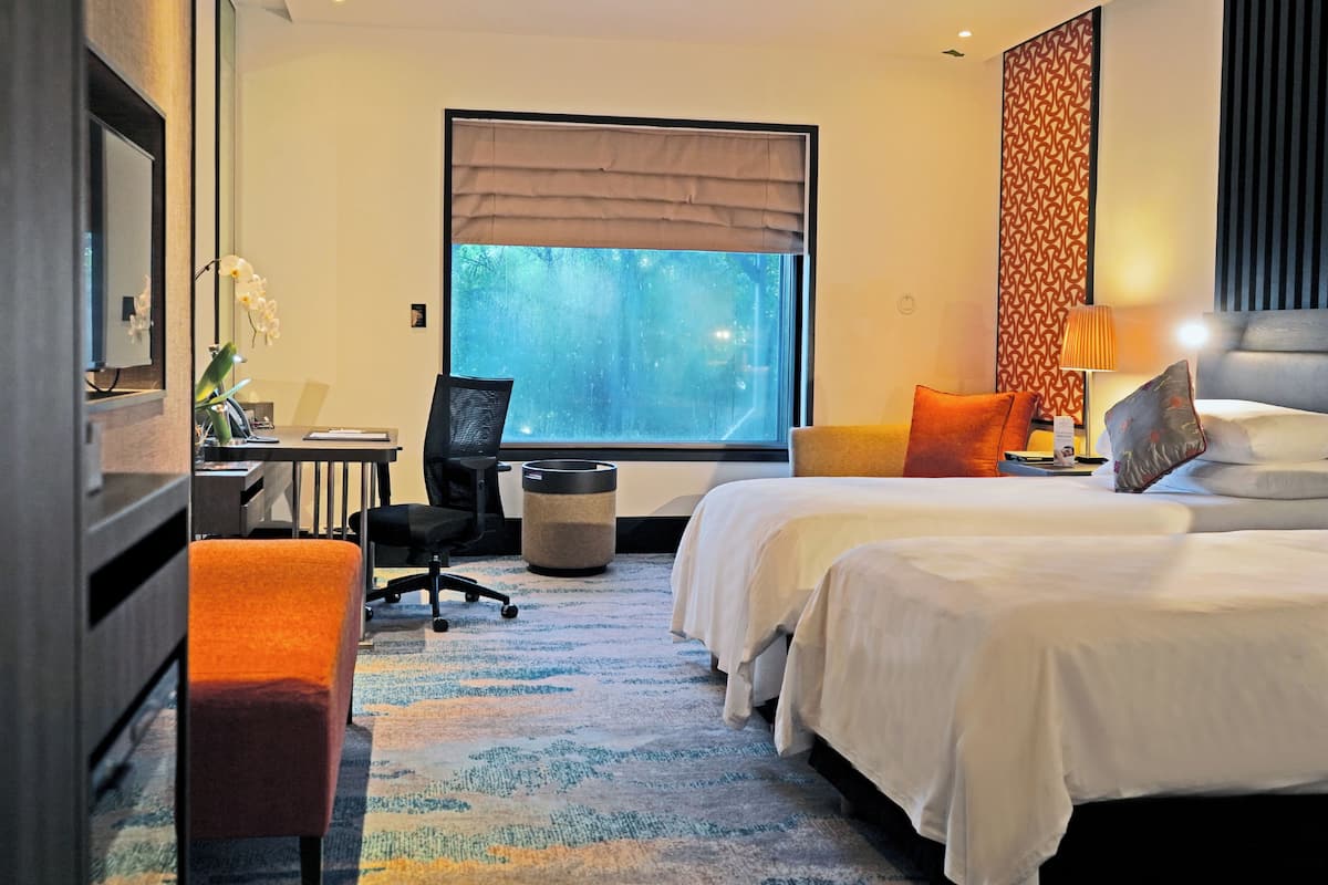 1 bedroom, premium bedding, minibar, in-room safe