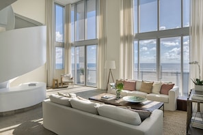 Penthouse | Wohnzimmer | Flachbildfernseher, iPod-Dockingstation, Pay-TV