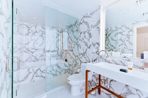 Bathroom - Shore Club South Beach (Miami Beach)