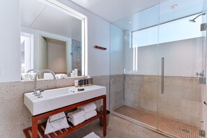 Bathroom - Shore Club South Beach (Miami Beach)