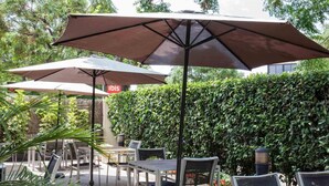 Buffet breakfast for a fee on weekdays - ibis Barcelona Cornella (Cornella de Llobregat)