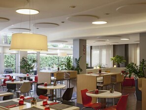 Dinner served - ibis Barcelona Cornella (Cornella de Llobregat)