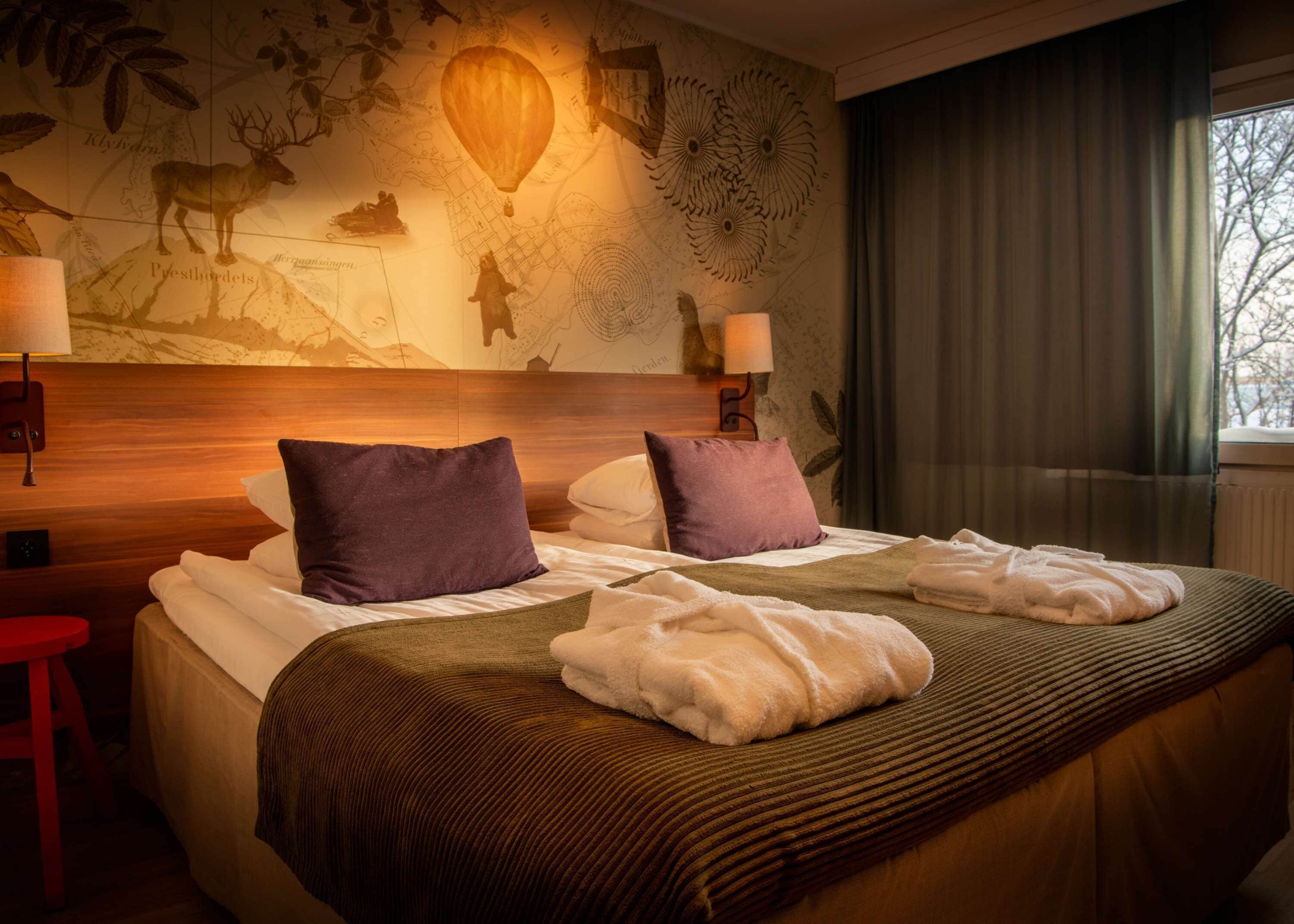 Superior Room, 1 King Bed | Desk, blackout drapes, iron/ironing board, free cribs/infant beds