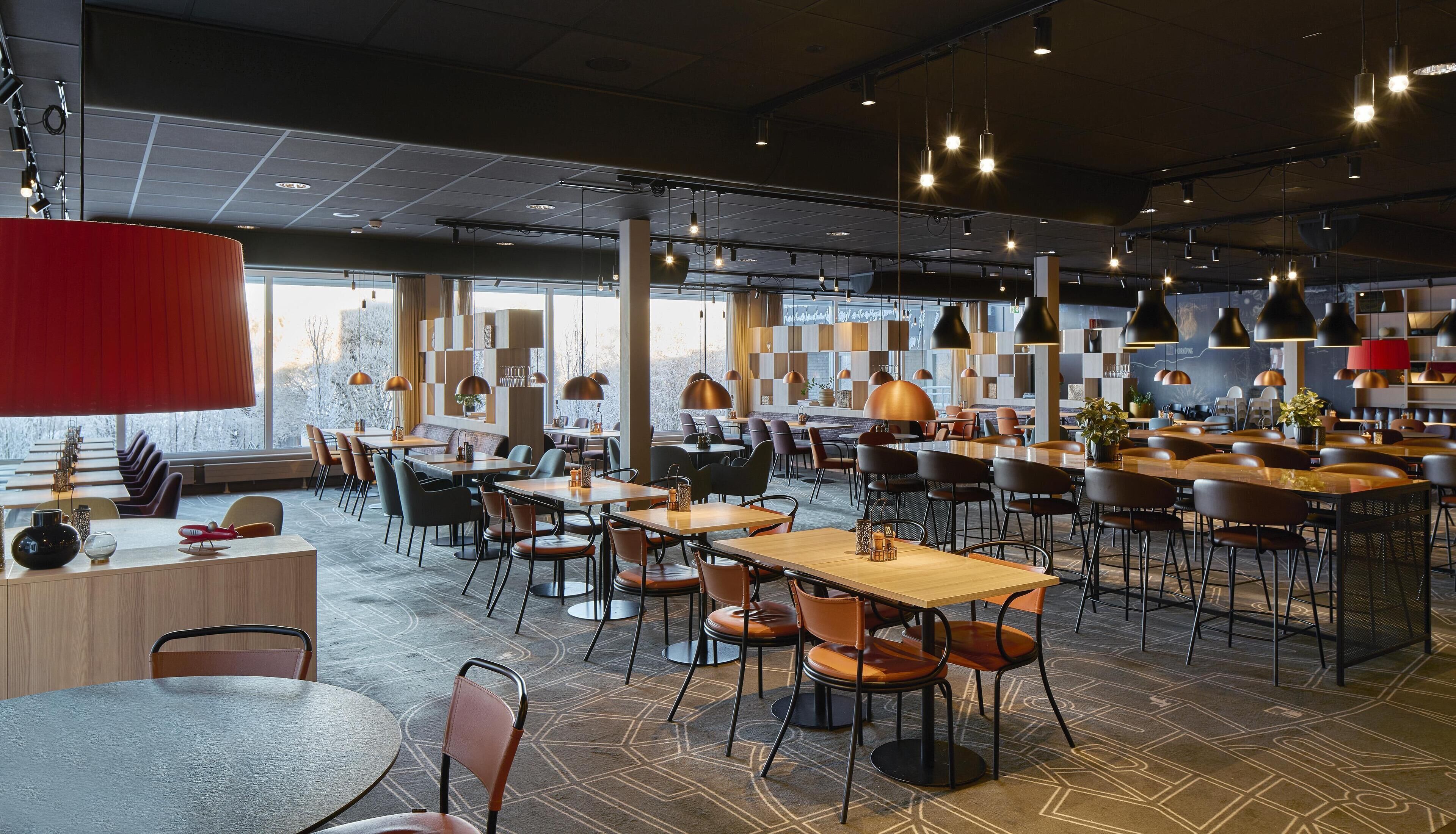 Frokost, lunsj og middag serveres, lokale retter 