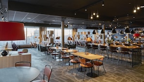 Frokost, lunsj og middag serveres