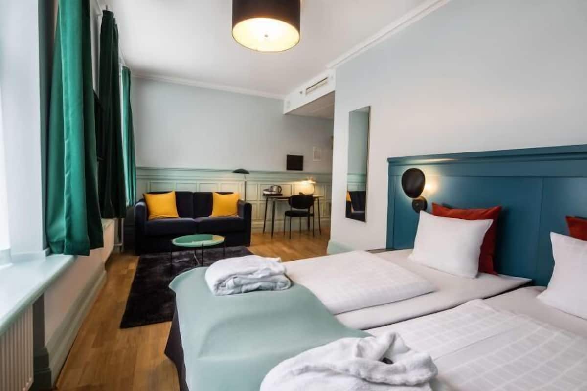 1 bedroom, in-room safe, desk, iron/ironing board