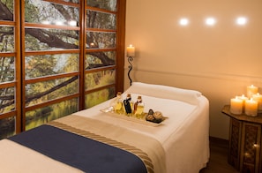 Sauna, hot tub, body treatments, hydrotherapy, body wraps, body scrubs