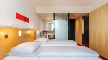The Innside Twin Room | Allergikerbettwaren, kostenlose Minibar, Zimmersafe, Schreibtisch