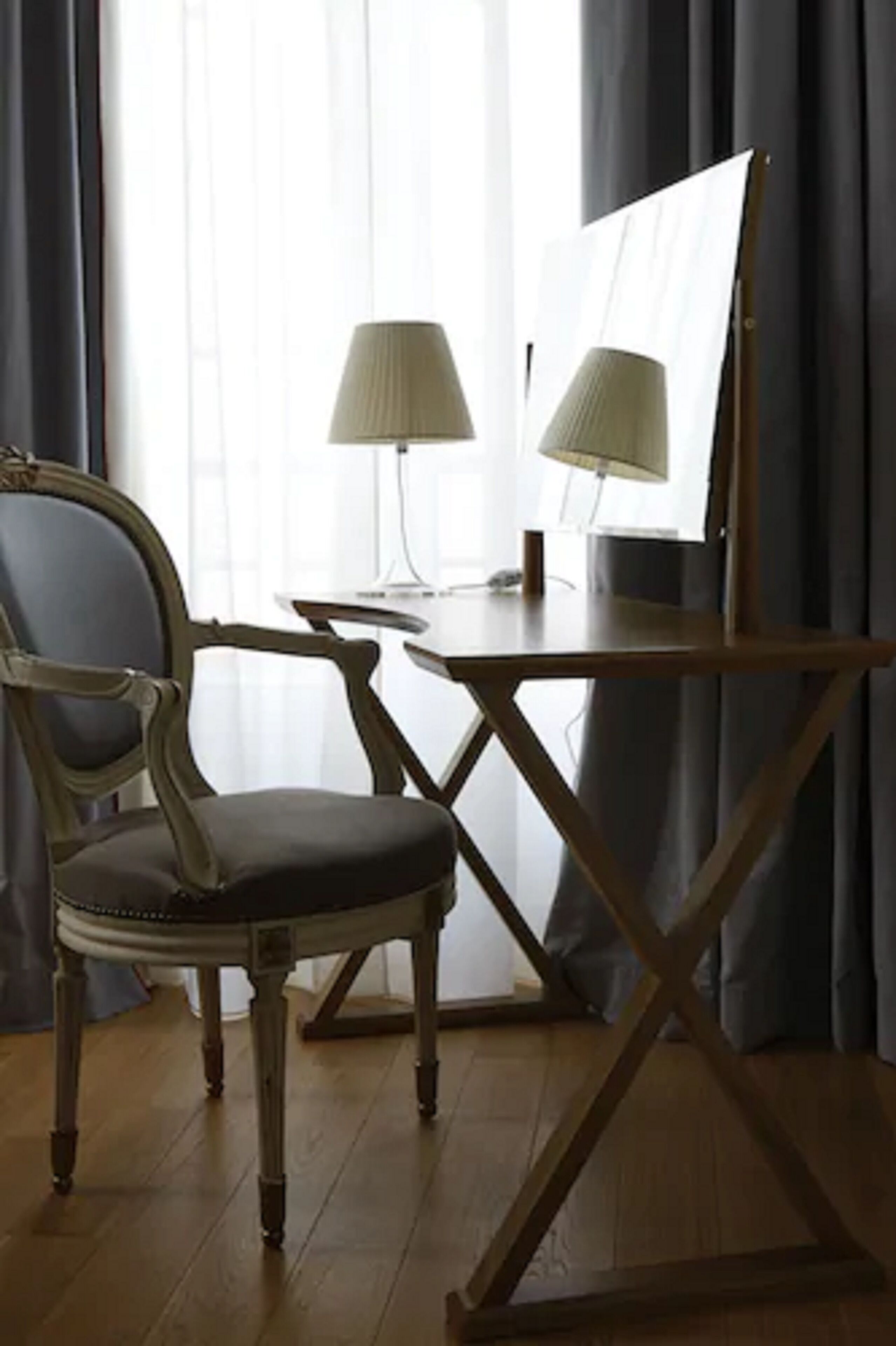 comfort room | living area | flat-screen tv