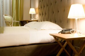 Junior-Vierbettzimmer | Minibar, Zimmersafe, Verdunkelungsvorhänge, schallisolierte Zimmer
