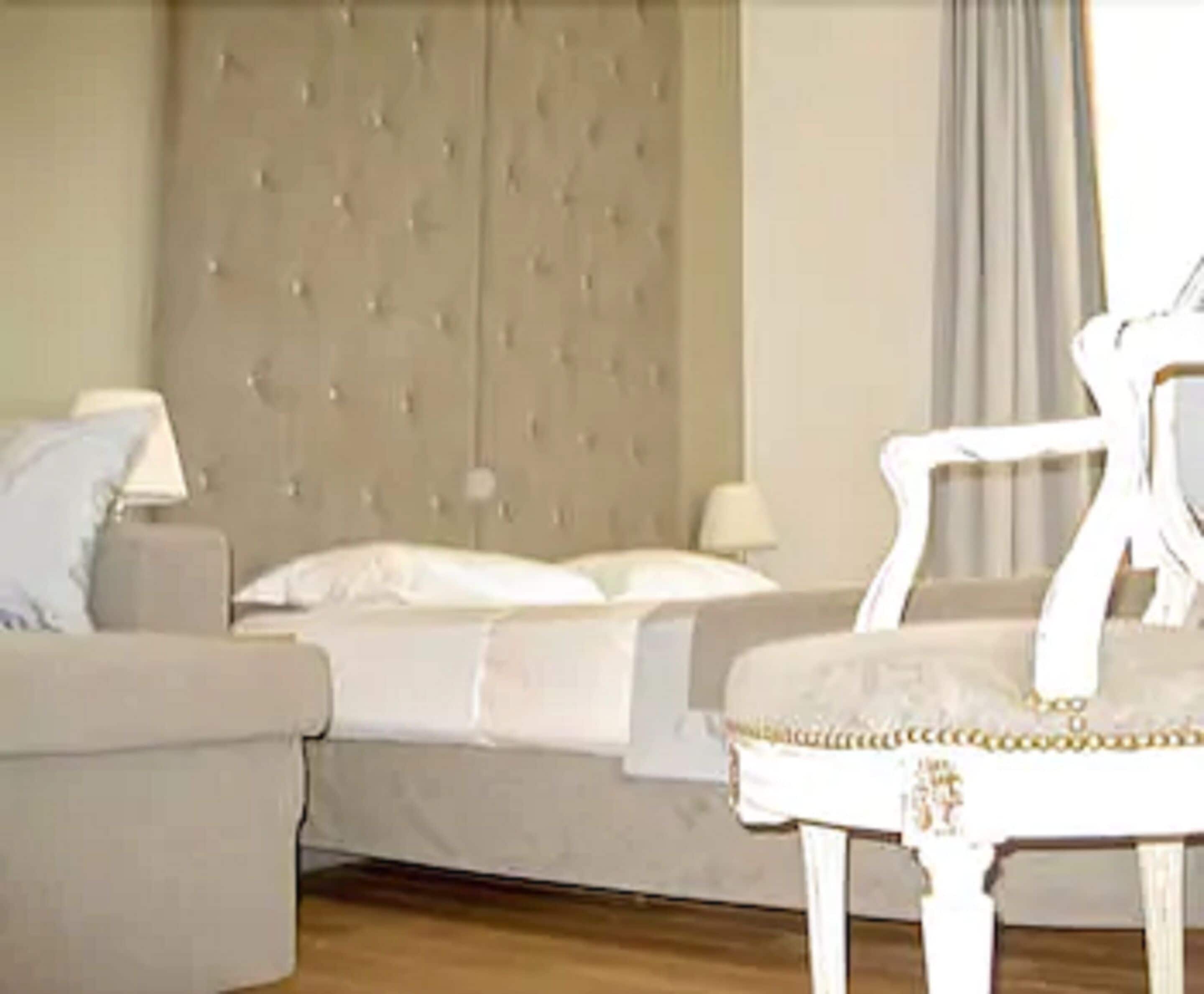 superior triple room, non smoking | minibar, in-room safe, blackout curtains, soundproofing