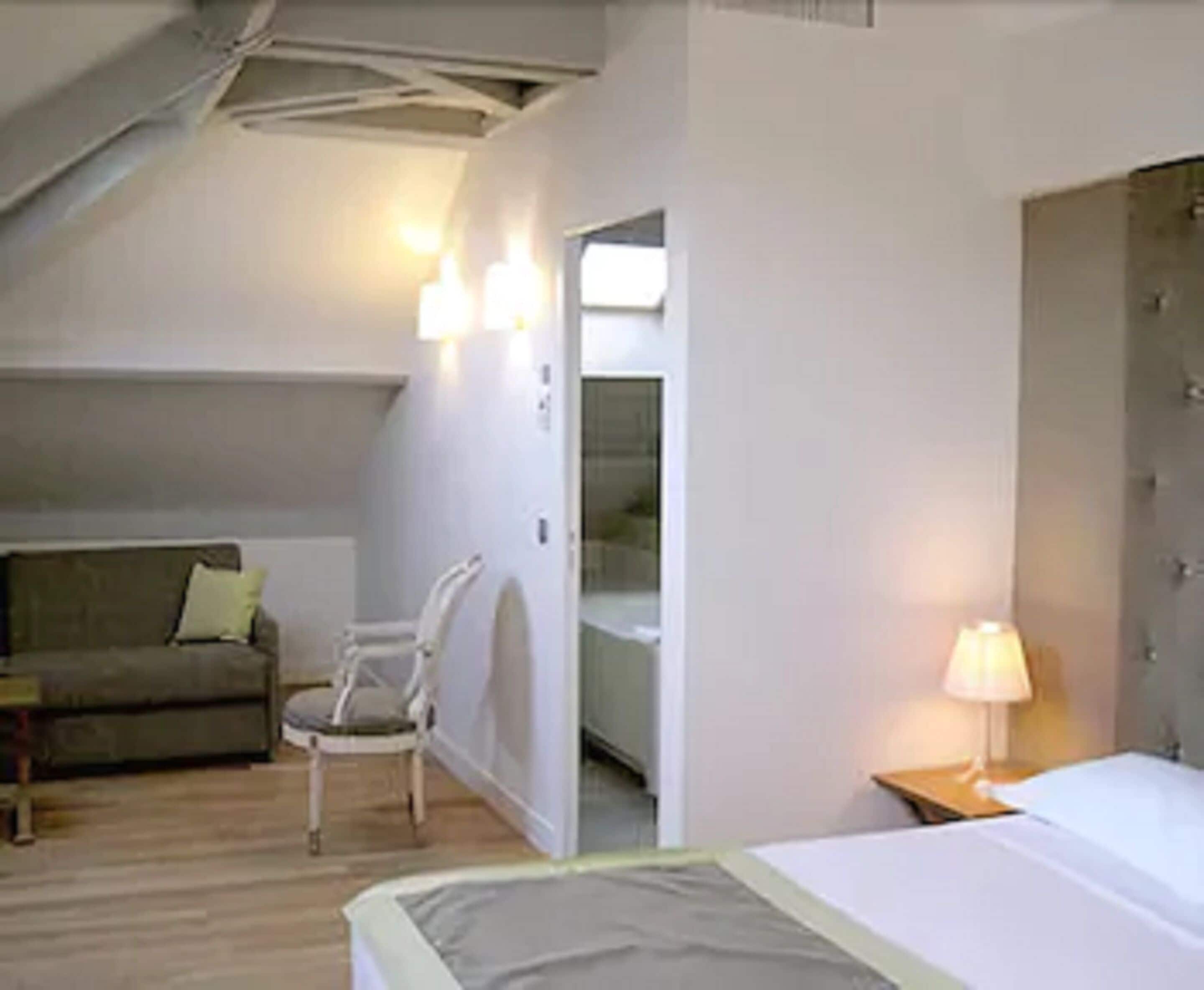 minibar, in-room safe, blackout curtains, soundproofing