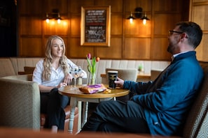 Bar (on property) - Boars Head Hotel (Carmarthen)