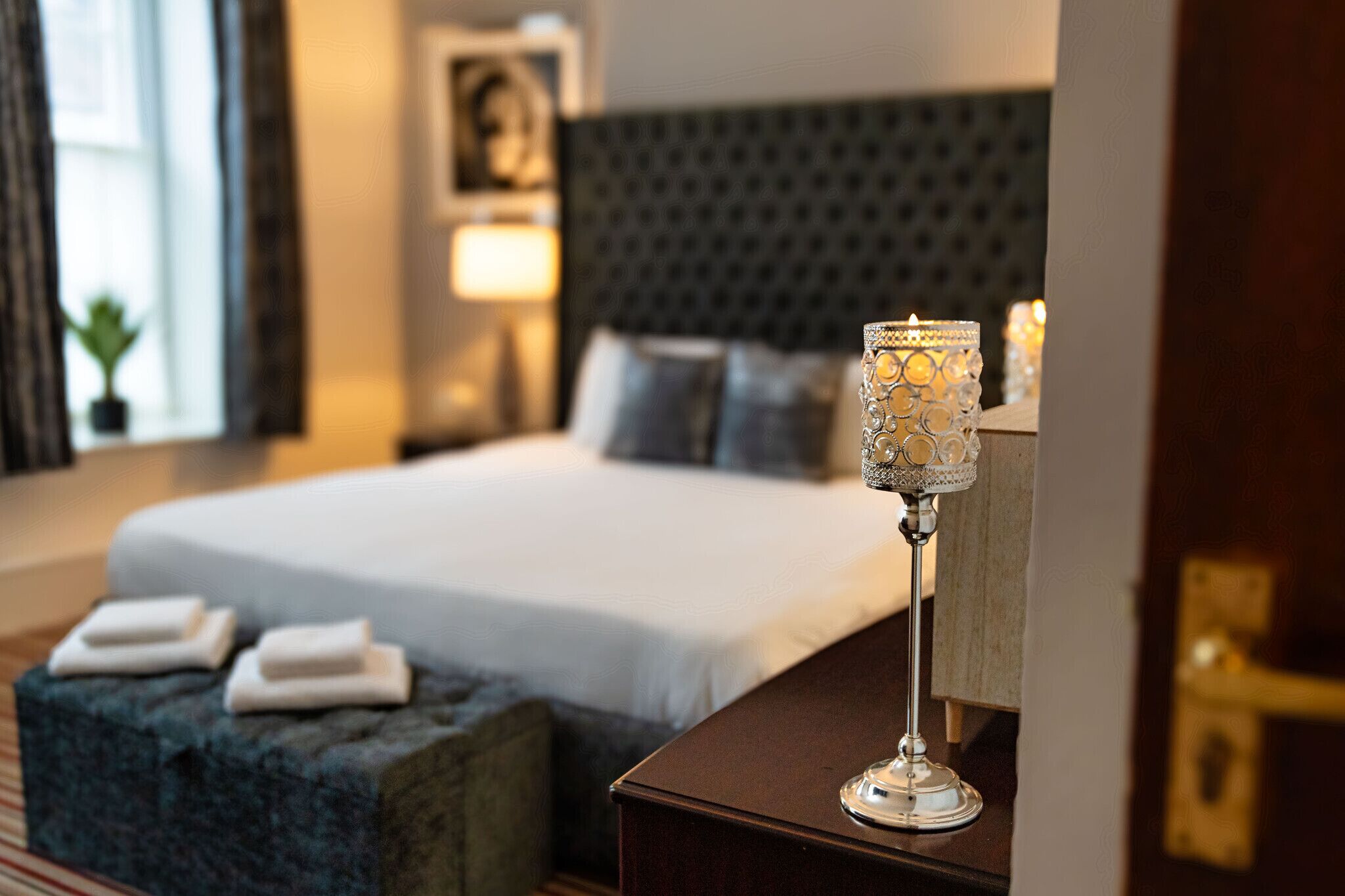 高級雙人房 | 浴室 | 吹風機、毛巾、肥皂、洗髮精