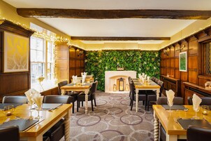 Se sirven desayunos, almuerzos, cenas y cocina británica 