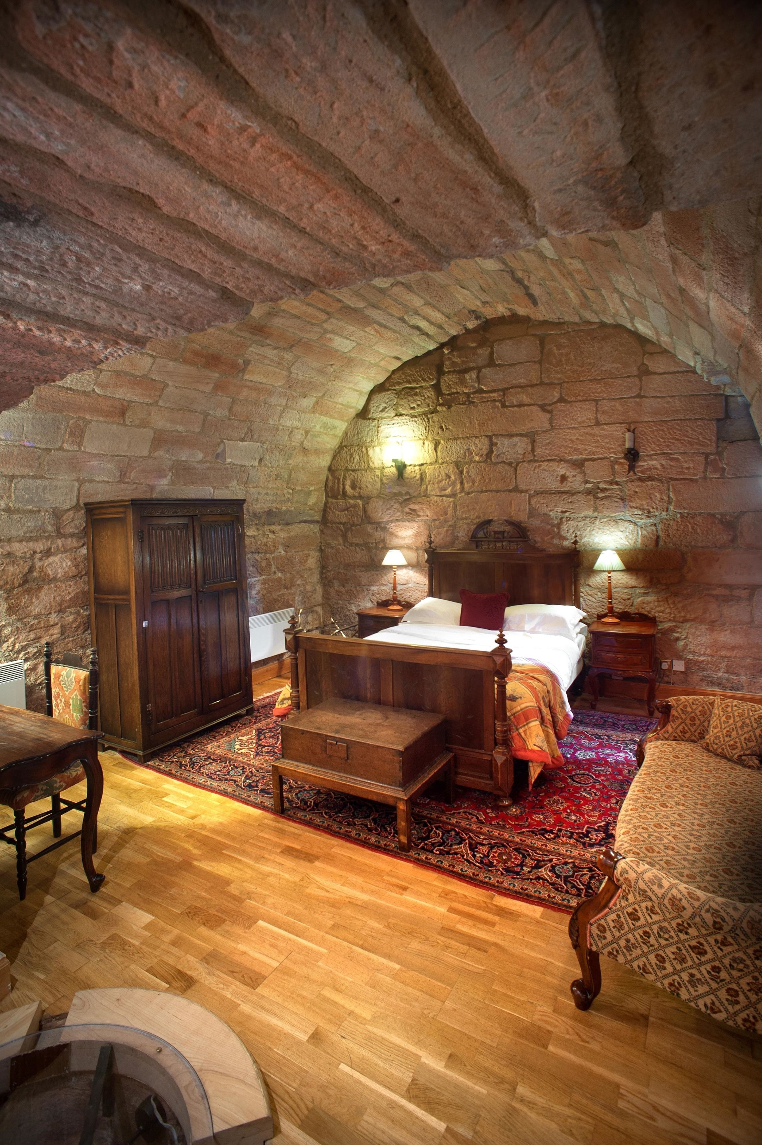 honeymoon suite, 1 king bed | 1 bedroom, iron/ironing board, free wifi, bed sheets