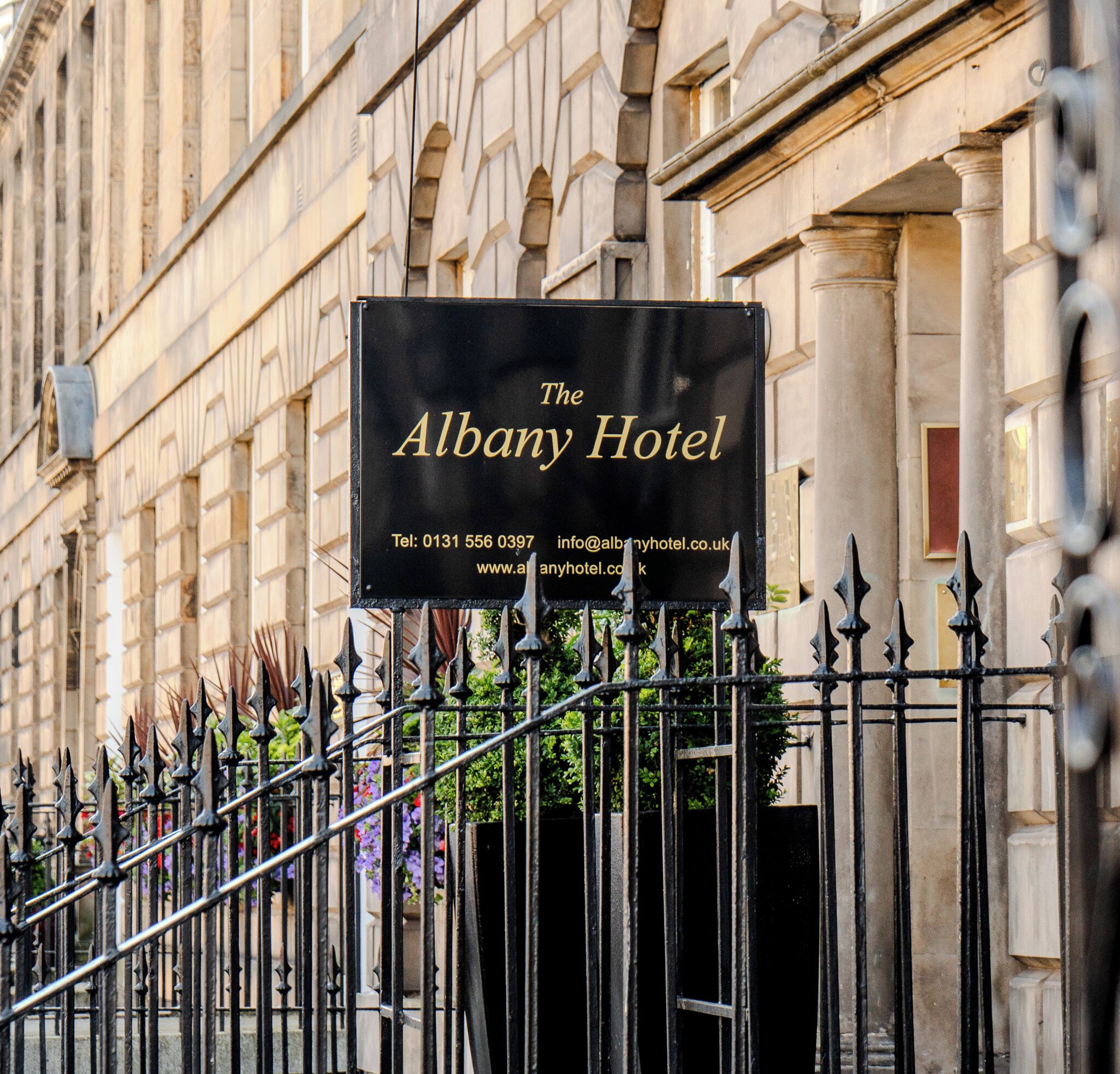 Photo - Albany Hotel