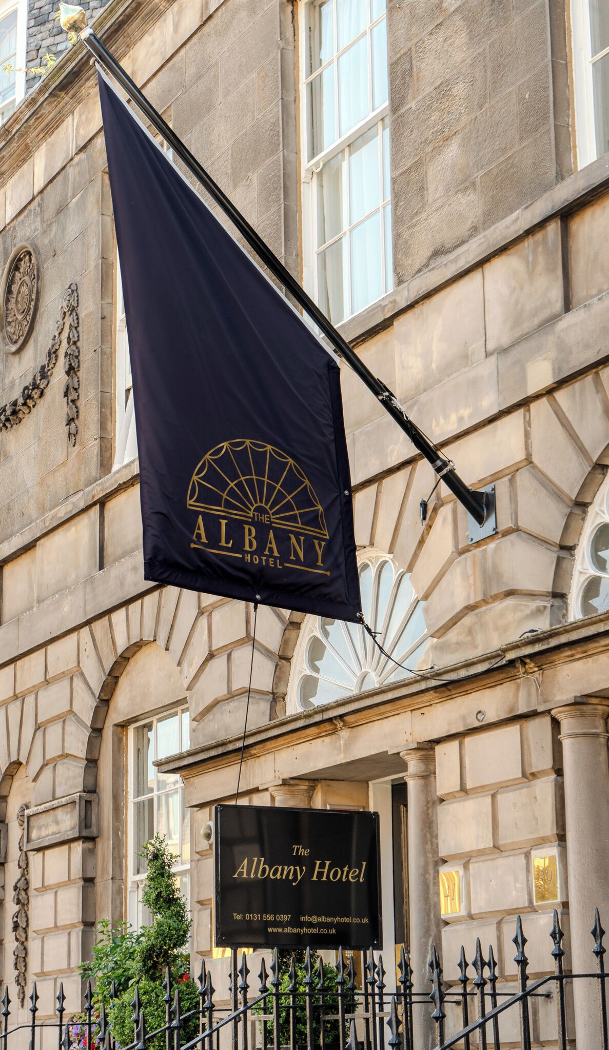 Photo - Albany Hotel