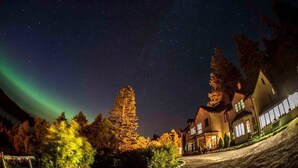 Front of property - evening/night - The Craigdarroch Inn (Inverness)