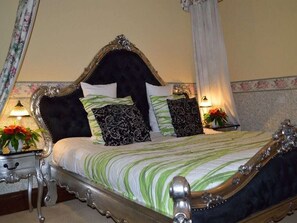 獨特設計、獨特裝修、書桌、嬰兒床 (收費)