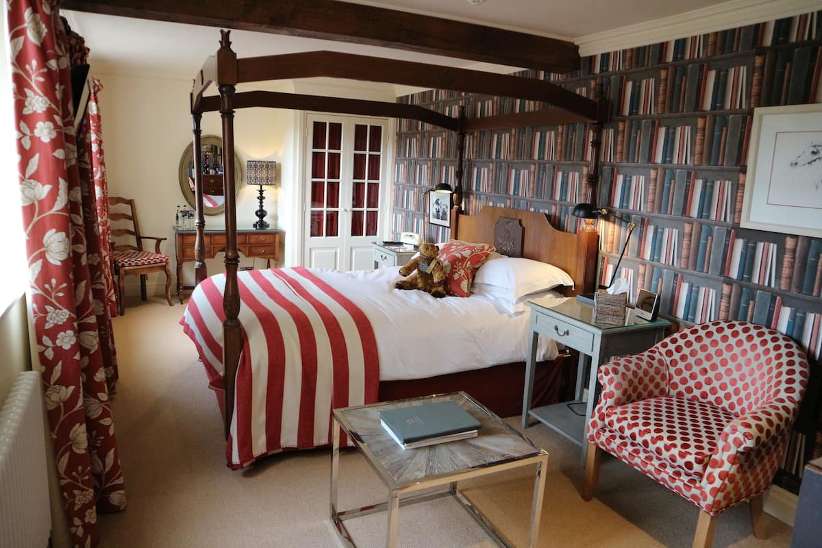 Very Good Four Poster