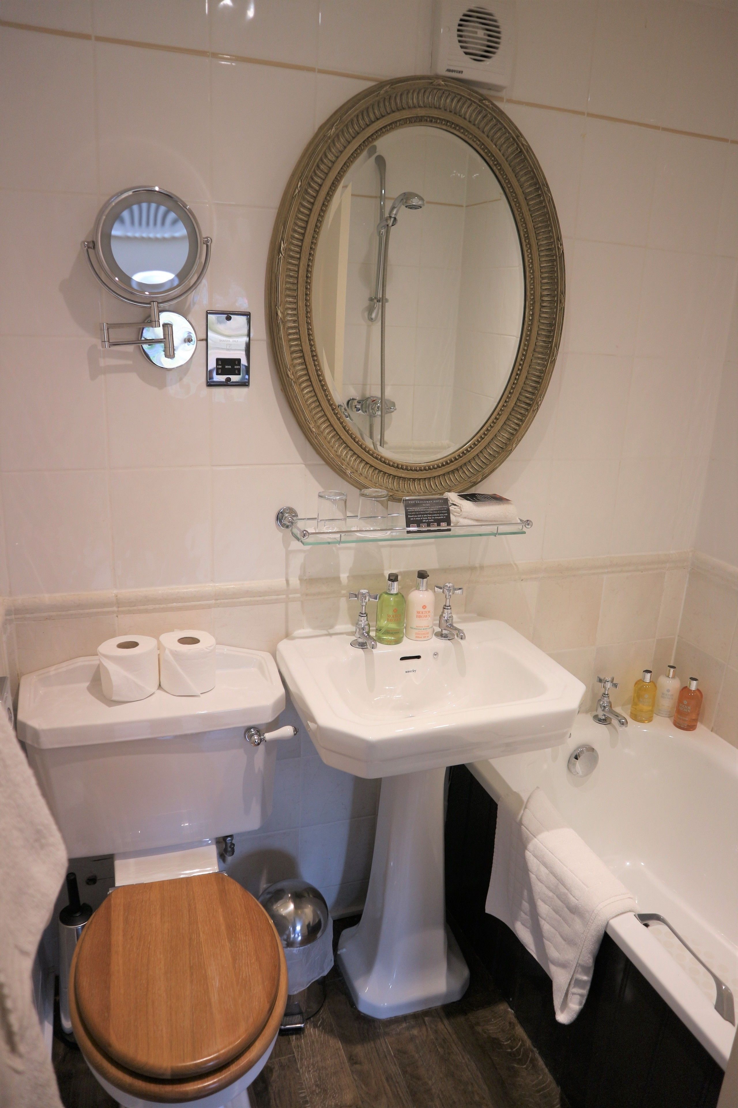 good twin room | bathroom | free toiletries, hair dryer, towels