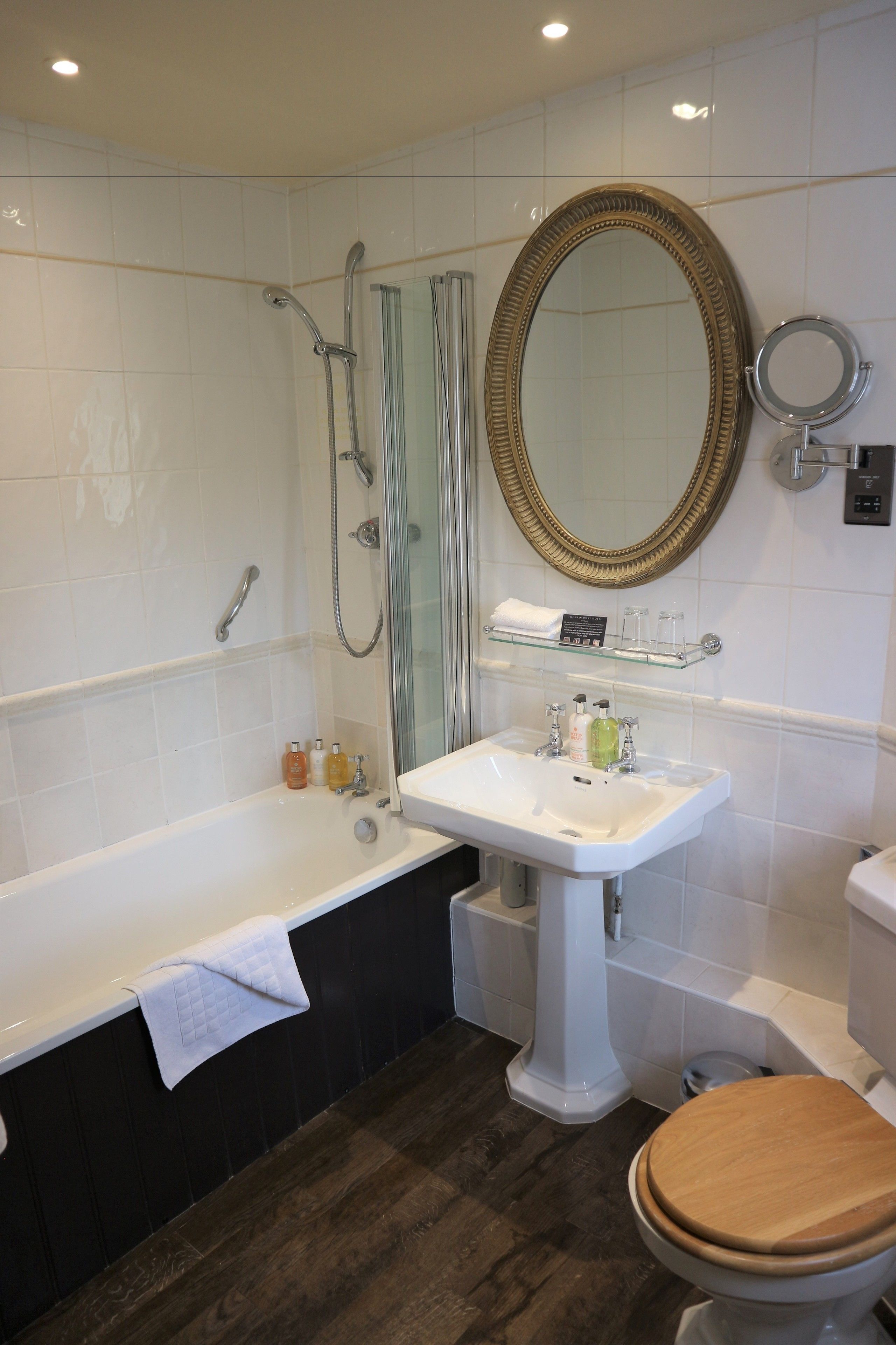 good double room | bathroom | free toiletries, hair dryer, towels