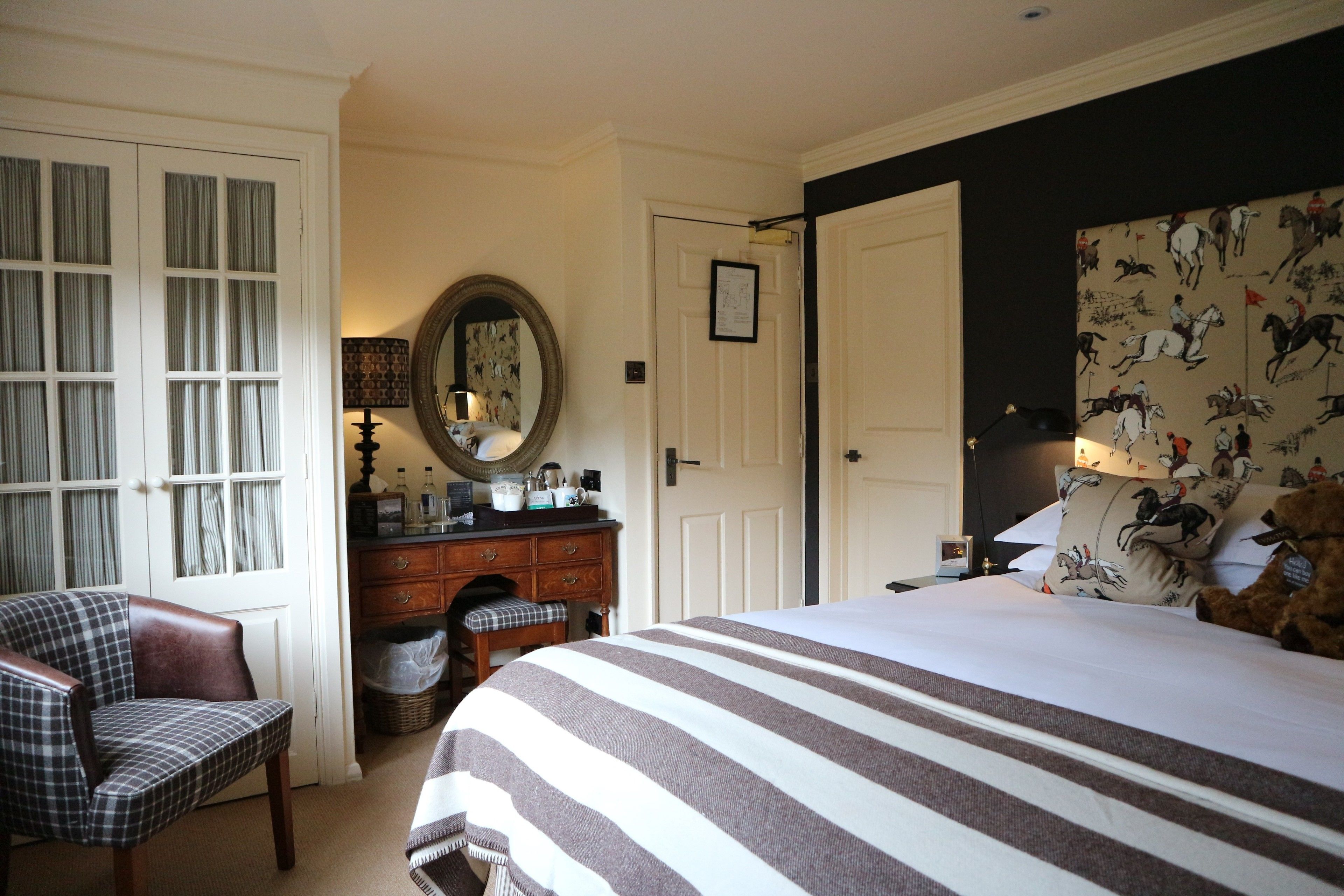 good double room | premium bedding, in-room safe, desk, iron/ironing board