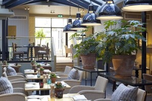 Breakfast, lunch, dinner served; garden views