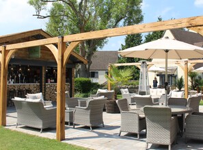 Terrace/patio - Bear of Rodborough Hotel (Stroud)